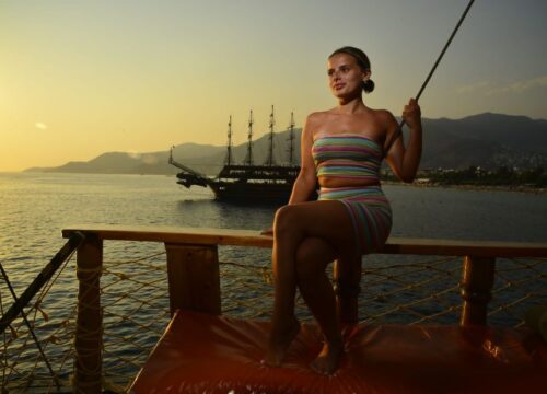 Alanya Sunset Boat Trip with Dinner and Drinks